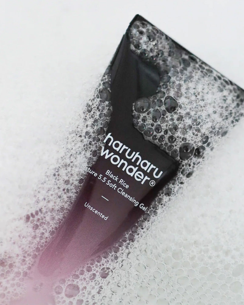 haruharu wonder Black Rice Moisture 5.5 Soft Cleansing Gel